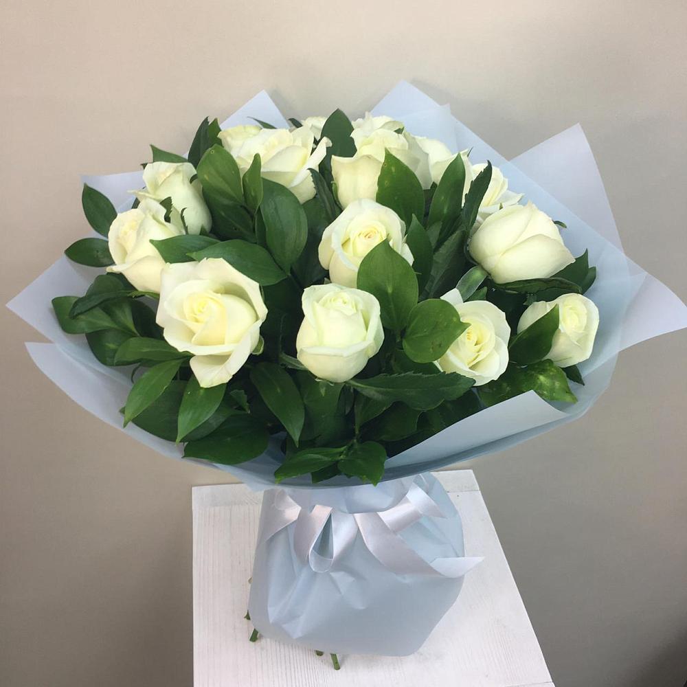 Букет 15 Белых роз Проуд в Коренево