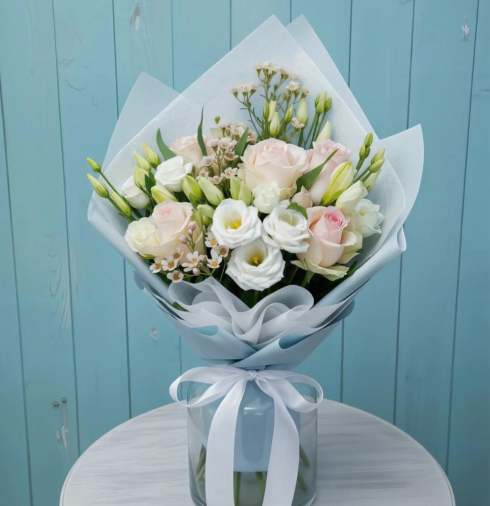 Букет цветов из: Розы и Лизиантусы в Коренево