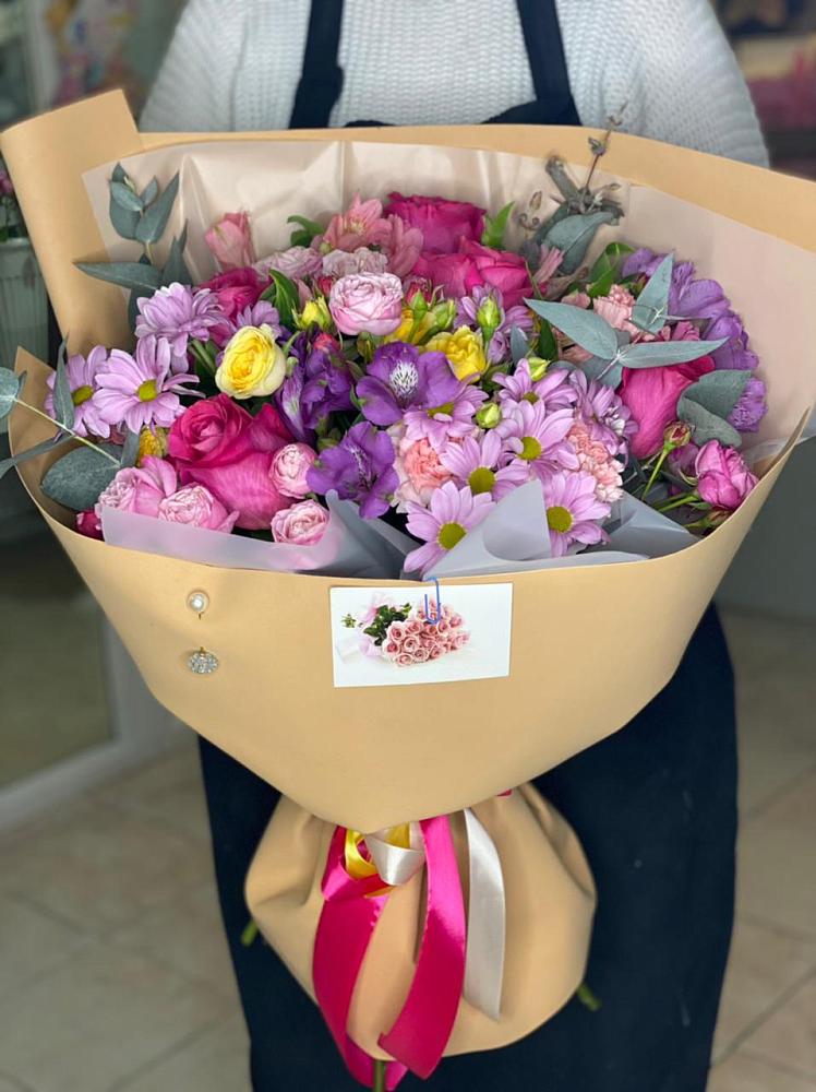 Букет цветов из: Хризантемы, Гвоздики и Альстромерии в Коренево