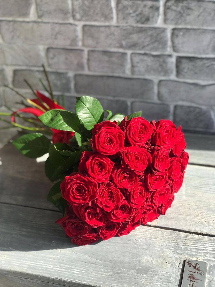 Букет Красные розы Фридом в Коренево