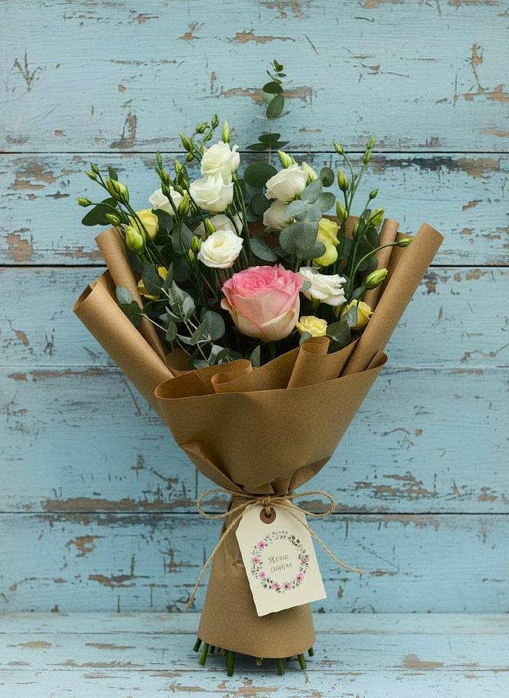 Букет цветов из: Розы и Лизиантусы в Коренево