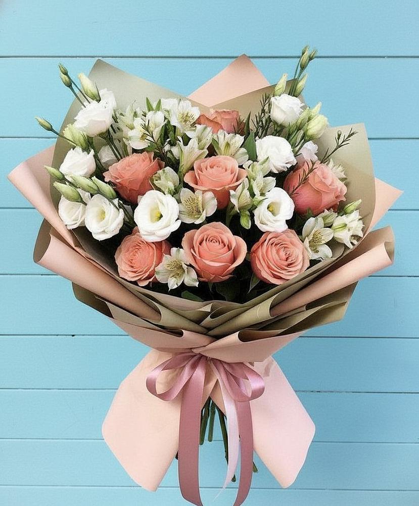 Букет цветов из: Розы, Альстромерии и Лизиантусы в Коренево