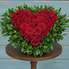 Цветочная композиция из Розы в виде сердца в Коренево