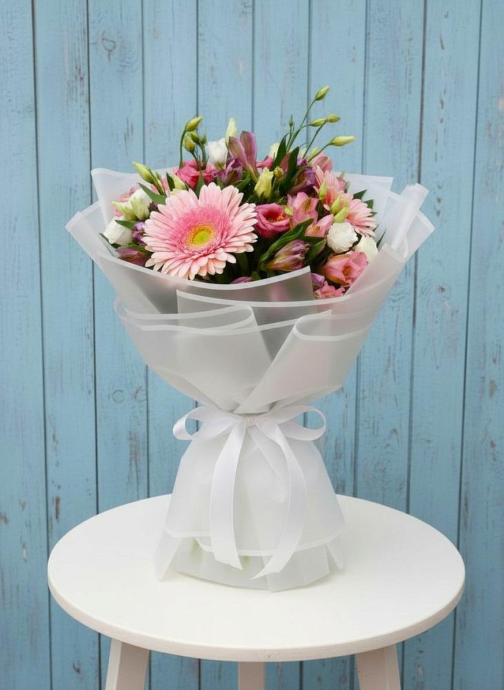 Букет цветов из: Герберы, Альстромерии и Лизиантусы в Коренево