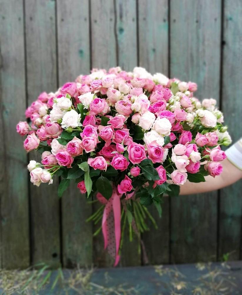 Букет Розовые кустовые розы Натали и Лав Лидия в Коренево