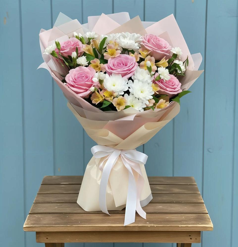 Букет цветов из: Гвоздики, Орхидеи и Розы в Коренево