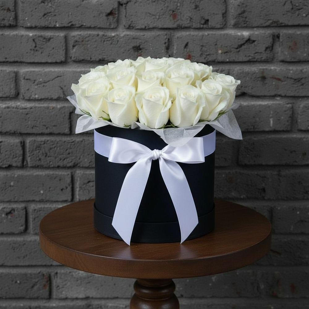 Цветочная композиция из Розы в шляпной коробке в Коренево