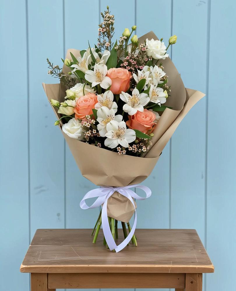 Букет цветов из: Альстромерии, Лизиантусы, Розы и Хризантемы в Коренево