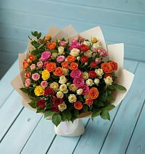 Букет Микс из разноцветных кустовых роз в Коренево